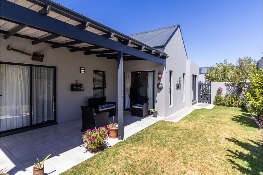 3 Bedroom Property for Sale in Aan de Wijnlanden Western Cape